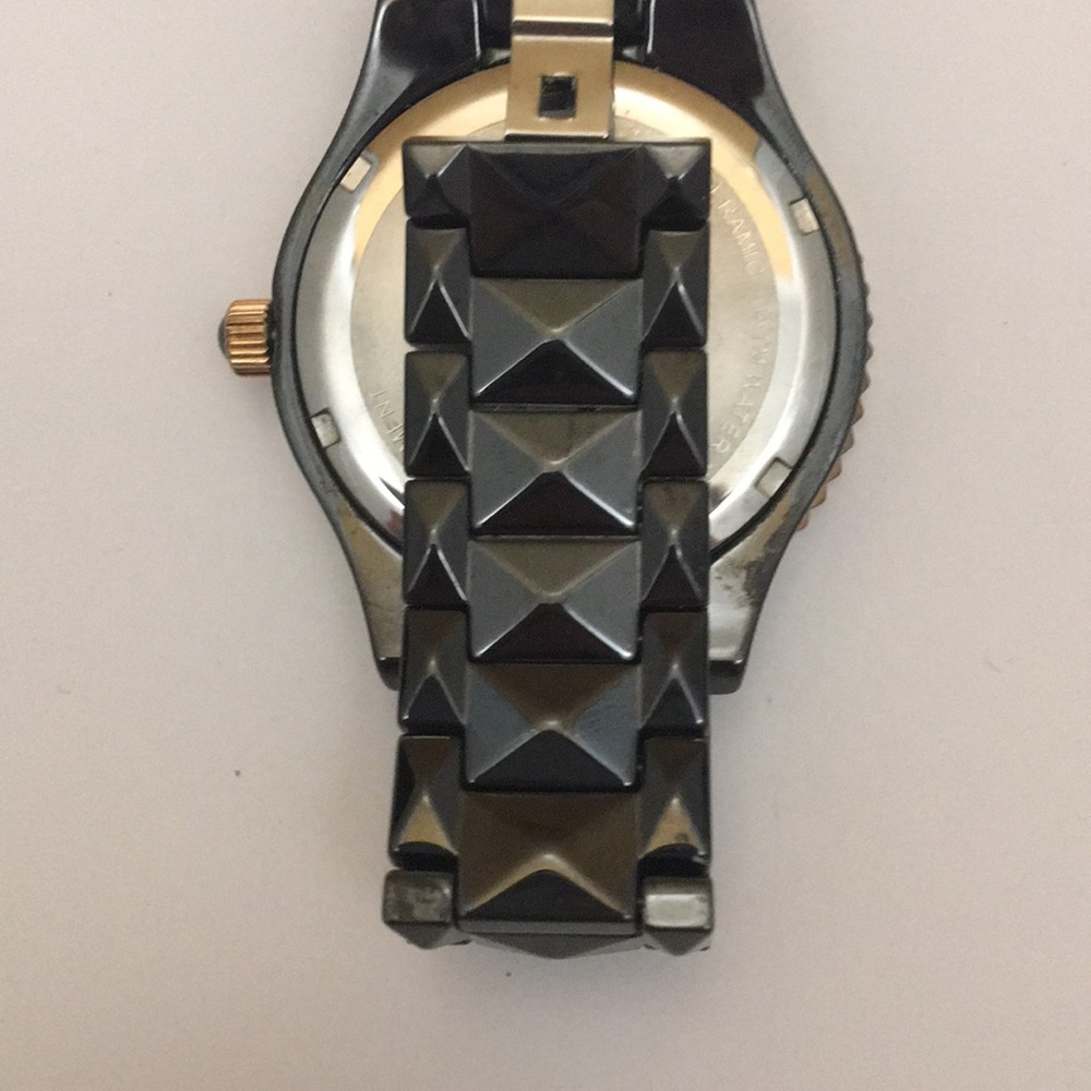 Oniss Watch - Picture 4 of 5